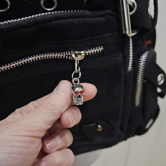 Y2K Style Punk Goth Voodoo Vixen Grommet O-Ring Black Silver Buckle Purse Bag - Picture 4 of 12